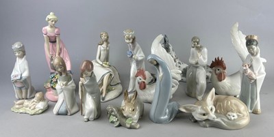 Lot 673 - A COLLECTION OF LLADRO CERAMIC FIGURES (QTY)