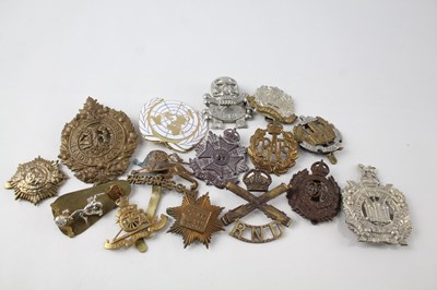 Lot 736 - MILITARY CAP BADGES INC. KOSB, BORDER REGT,...