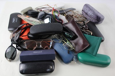 Lot 793A - SUNGLASSES GLASSES VINTAGE ASSORTED CASES,...