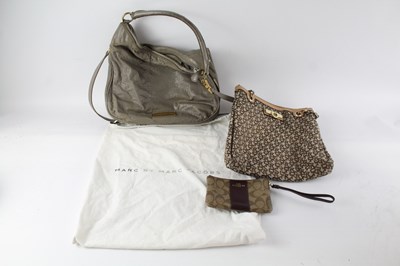 Lot 795 - DKNY MARC JACOBS HANDBAGS INC LEATHER,...