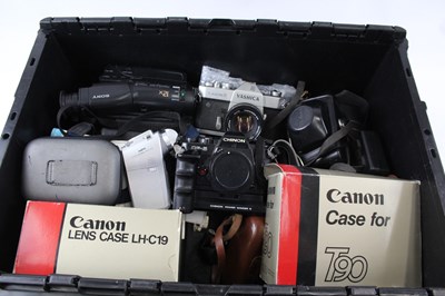 Lot 800 - ASSORTED VINTAGE CAMERAS INC. SLR'S, DSLR'S,...