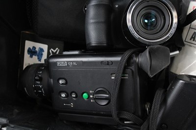 Lot 804 - ASSORTED VINTAGE CAMERAS INC. SLR'S, DSLR'S,...