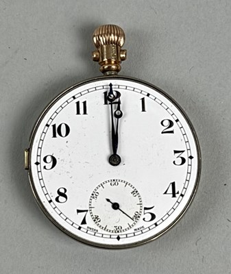 Lot 159 - A POCKET WATCH WITH 9CT GOLD BEZEL