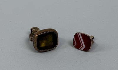 Lot 160 - TWO ANTIQUE STONE SEALS, ONE IN 9CT GOLD, THE OTHER STONE INSCRIBED WITH LATIN SCRIPT