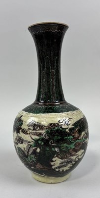 Lot 246 - AN 18TH OR 19TH CENTURY CHINESE VASE