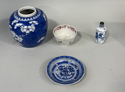 Lot 253 - CHINESE CERAMICS TO INCLUDE SNUFF BOTTLE