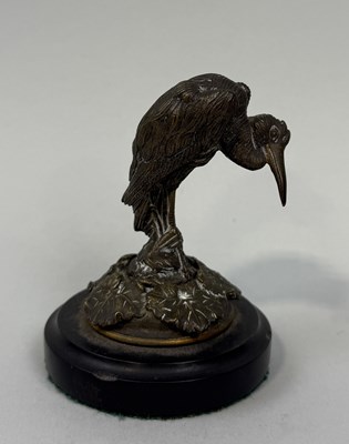 Lot 20 - A BRONZE SCULPTURE OF A BIRD