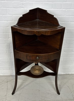 Lot 1133B - A 19TH CENTURY MAHOGANY JARDINIERE STAND