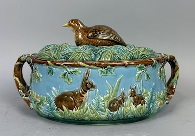 Lot 261 - A GEORGE JONES MAJOLICA GAME DISH