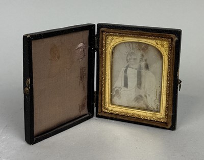 Lot 274 - A 19TH CENTURY DAGUERRETYPE IN CASE