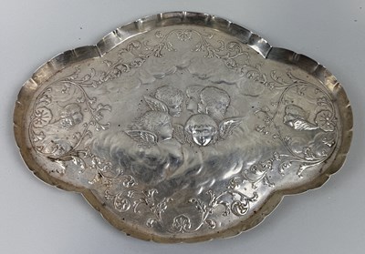 Lot 72 - WILLIAM COMYNS: A SILVER TRAY WITH REYNOLDS CUPIDS