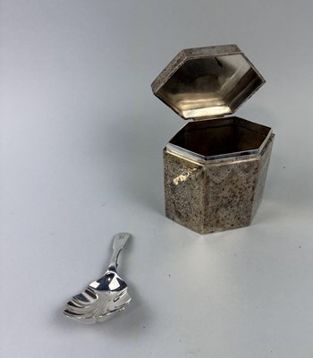 Lot 73 - AN ANTIQUE SILVER TEA CADDY WITH SPOON