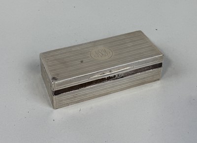 Lot 101 - A GOLDSMITHS AND SILVERSMITHS COMPANY SILVER SNUFF BOX