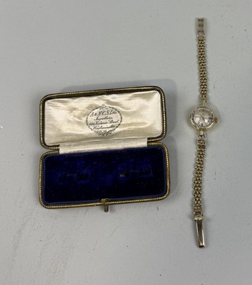 Lot 152 - A 9CT GOLD OMEGA LADIES WRIST WATCH