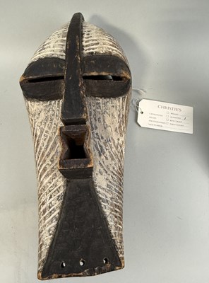 Lot 392 - AN AFRICAN TRIBAL MASK, SONGYE KIFWEBE