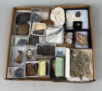 Lot 431 - A COLLECTION OF FINE MINERAL SPECIMENS