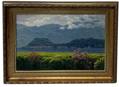 Lot 561 - KENRIK GAMST JESPERSEN (DANISH, 1853 - 1936): AN OIL PAINTING ON CANVAS DEPICTING A VIEW OF COMO AND BELLAGIO