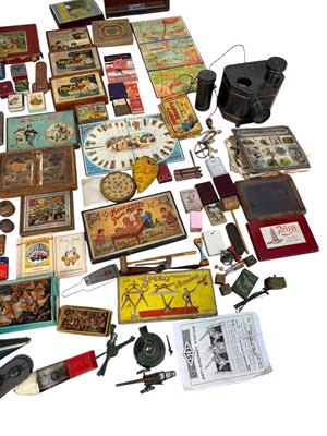 Lot 1011 - A LARGE COLLECTION OF VINTAGE TOYS TO INCLUDE A STEREOSCOPE, VARIOUS GAMES AND BOARD GAMES