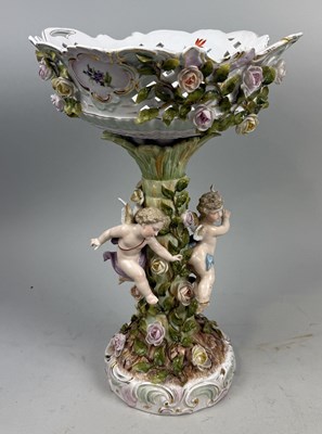 Lot 298 - A GERMAN PORCELAIN CENTERPIECE BY PLAUE/SCHLERHOLZ CIRCA 1880-1900