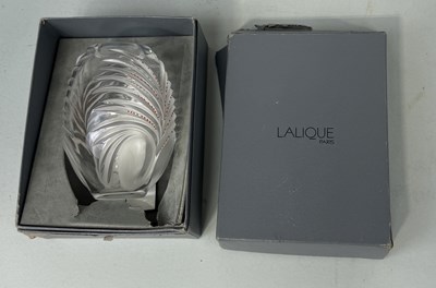 Lot 327 - A MODERN LALIQUE VASE IN ORIGINAL BOX