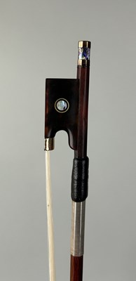 Lot 260 - A GOLD MOUNTED VIOLIN BOW STAMPED 'KITTEL'