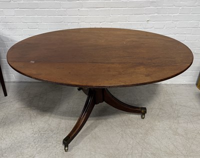 Lot 924 - A REGENCY MAHOGANY DINING TABLE