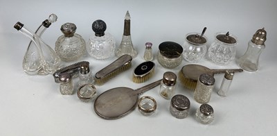 Lot 99A - A COLLECTION OF SILVER MOUNTED DRESSING TABLE ITEMS ALONG WITH CRUET (QTY)