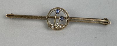 Lot 172G - A 9CT GOLD BAR BROOCH