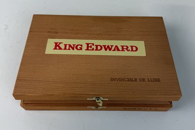 Lot 409 - A BOX OF KING EDWARD ROMEO Y JULIETA INVINCIBLE DELUXE CIGARS