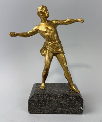 Lot 429 - A GILT METAL SCULPTURE OF A JAVELIN THROWER, ON FOSSIL MARBLE BASE