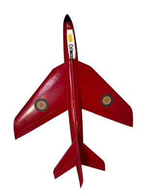 Lot 900 - A LARGE VINTAGE RED ARROW MODEL