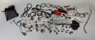 Lot 906 - A LARGE COLLECTION OF COSTUME JEWELLERY