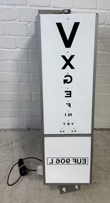 Lot 365 - AN OPTICIANS OPHTHALMIC ELECTRIC ROTATING FOUR SIDED EYE TEST LIGHT BOX