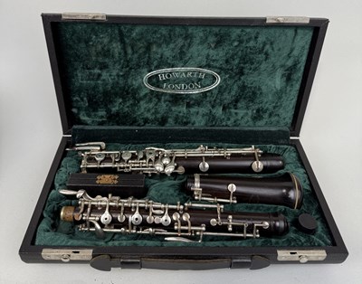 Lot 367 - A LOREE LONDON BLACK WOOD OBOE IN HOWARTH CASE