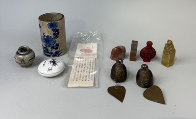 Lot 132 - CHINESE ITEMS TO INCLUDE CERAMIC BRUSH POT, BRONZE BELLS, SNUFF BOTTLE, SEALS AND