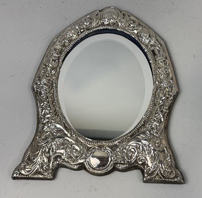 Lot 212 - A SILVER PICTURE FRAME