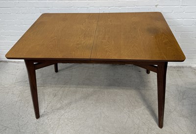 Lot 806 - A MID CENTURY DINING TABLE WITH EXTRA LEAF