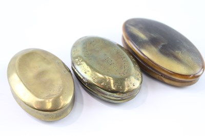 Lot 853 - ANTIQUE SNUFF BOXES INCLUDING BRASS AND HORN, DATED 1910