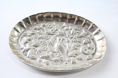 Lot 263 - A VICTORIAN 1889 BIRMINGHAM STERLING SILVER ORNATE PIN DISH