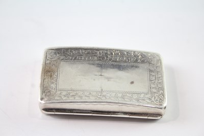 Lot 265 - A GEORGIAN .925 STERLING SILVER SNUFF BOX