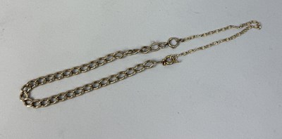 Lot 327 - A 9CT GOLD CHAIN