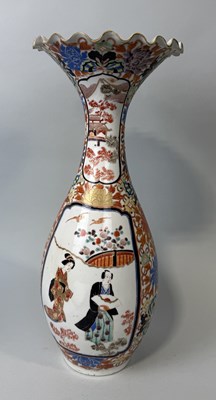 Lot 386 - A 19TH CENTURY JAPANESE VASE