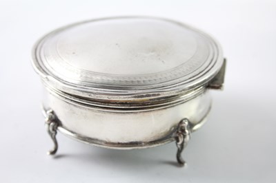 Lot 220 - AN ANTIQUE BIRMINGHAM STERLING SILVER WEIGHTED JEWELLERY BOX