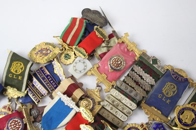 Lot 1179 - A COLLECTION OF MIXED JEWELS/ MEDALS INCLUDING MASONIC, RAOB