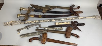 Lot 871B - A COLLECTION OF MILITARIA, INCLUDING SOUTH EAST ASIAN KRIS