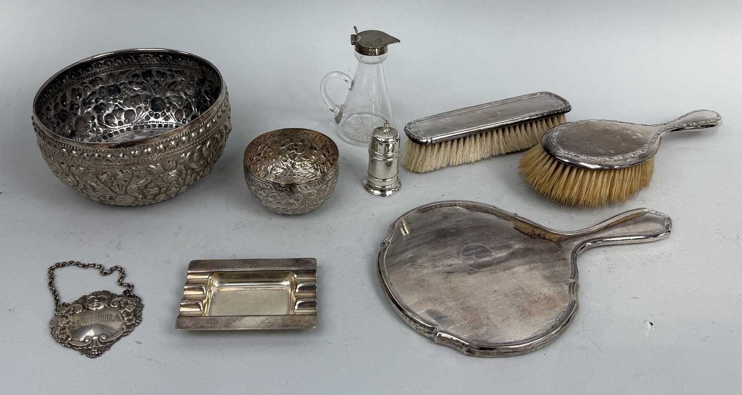 Lot 335 - A COLLECTION OF SILVER ITEMS TO INCLUDE SOUTH EAST ASIAN BOWLS, DECO ASHTRAY, MADEIRA LABEL, VANITY, CRUET ETC