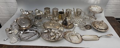Lot 626 - A COLLECTION OF SILVER PLATED ITEMS