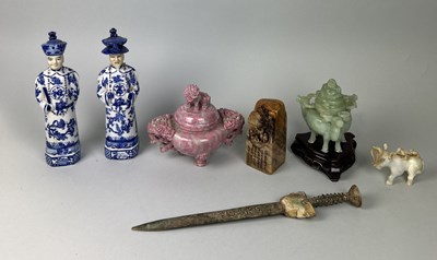 Lot 589 - A COLLECTION OF CHINESE ITEMS TO INCLUDE AN ARCHAISTIC STYLE DAGGER, SOAPSTONE SEAL WITH A POEM, PINK STONE CENSER (7)