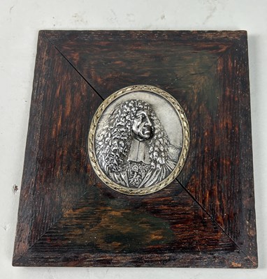 Lot 641 - A SILVER PORTRAIT BAS RELIEF ROUNDEL OF CHARLES II