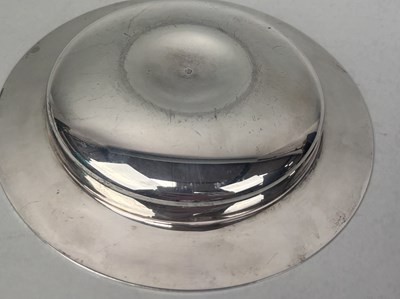 Lot 40 - A .925 STERLING SILVER MAPPIN & WEBB ARMADA DISH